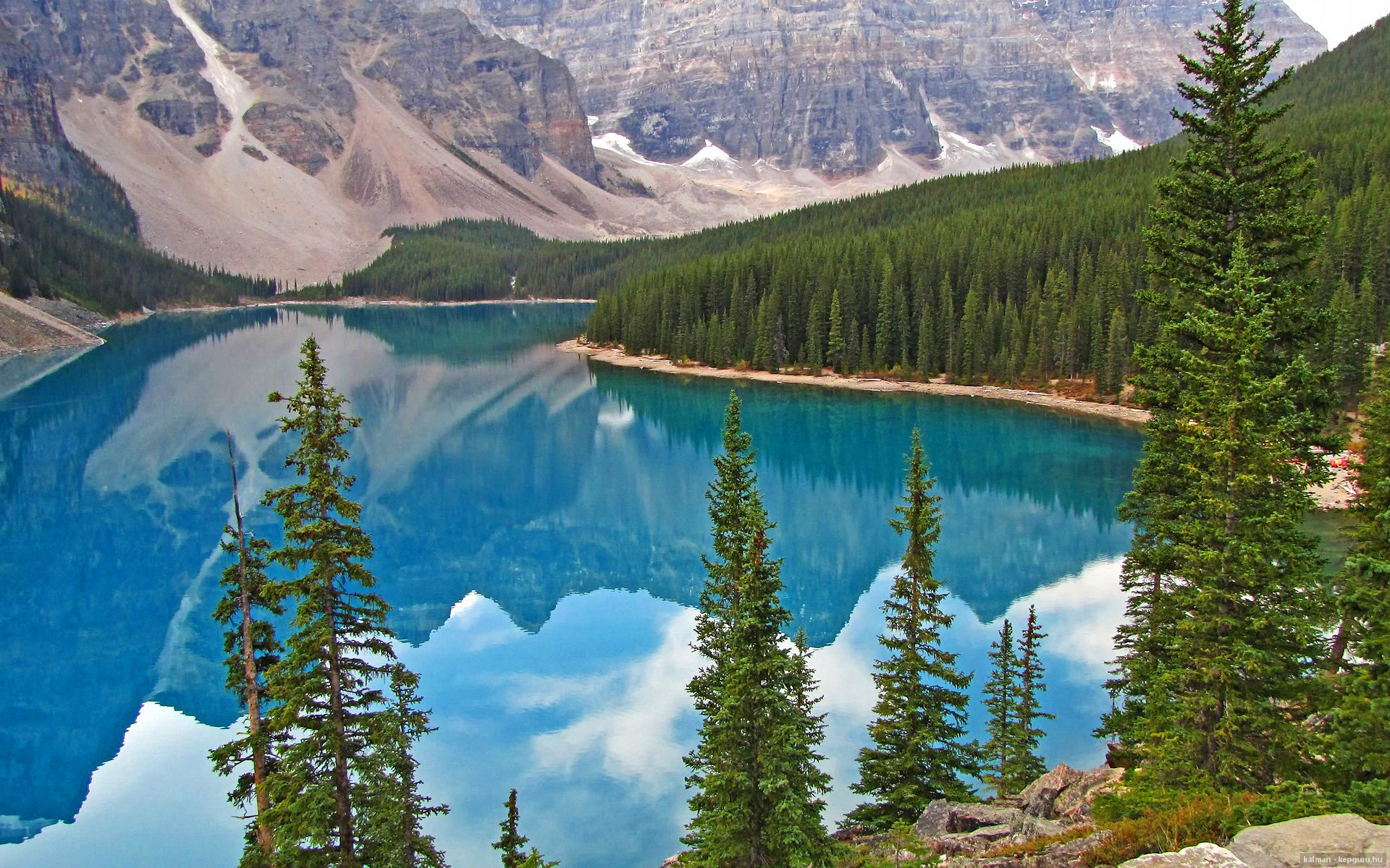 英格拉姆王者之姿统治攻防两端，湖人铁血防守锁定胜局—常规赛焦点战湖人主场封锁76人