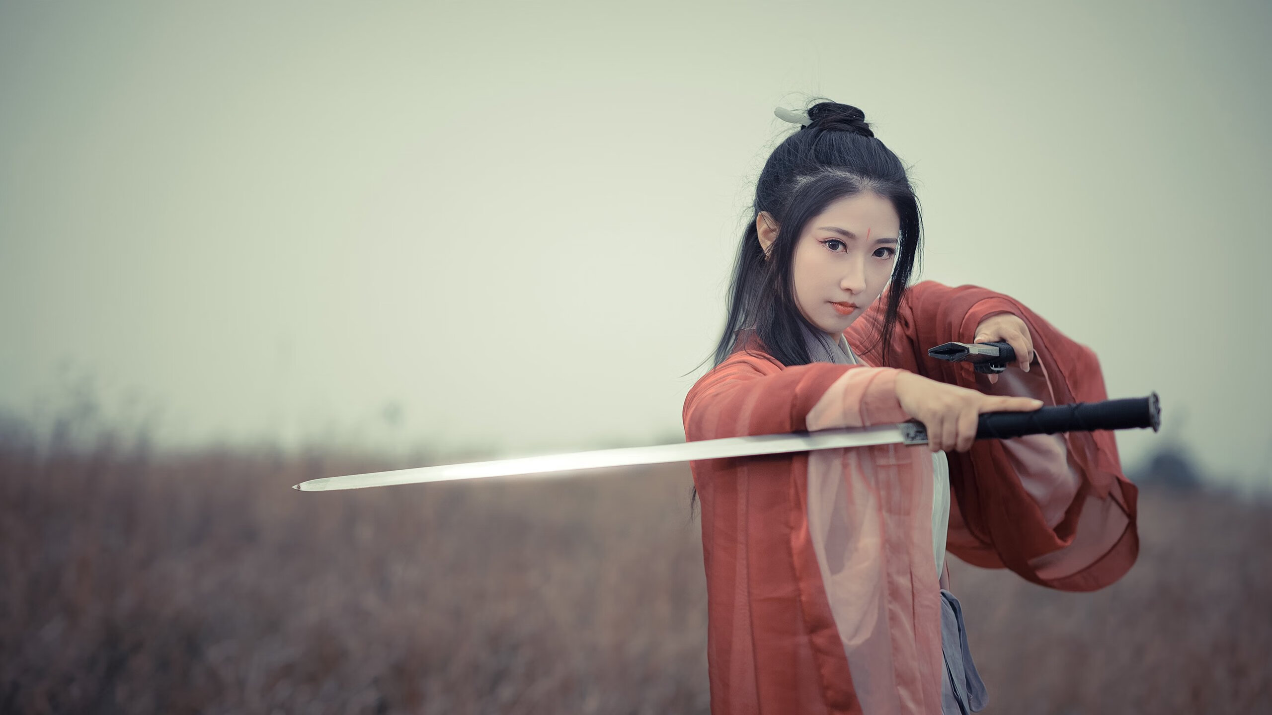 慈善赛风云，乌拉圭血拼乌克兰，本泽马高光表现扭转战局