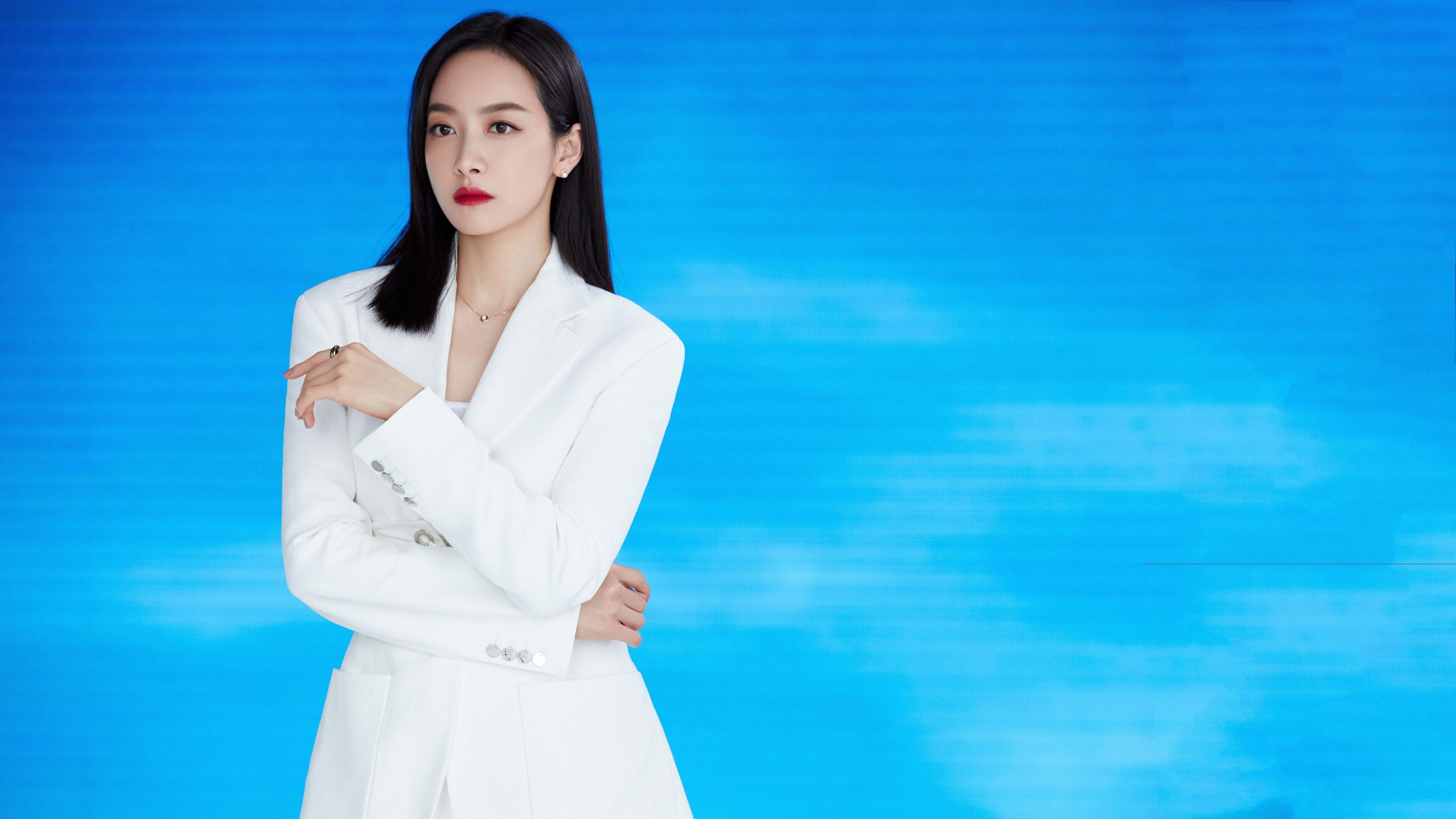 当伯纳乌遇上甲骨文，国家德比之夜与库里的双重奏