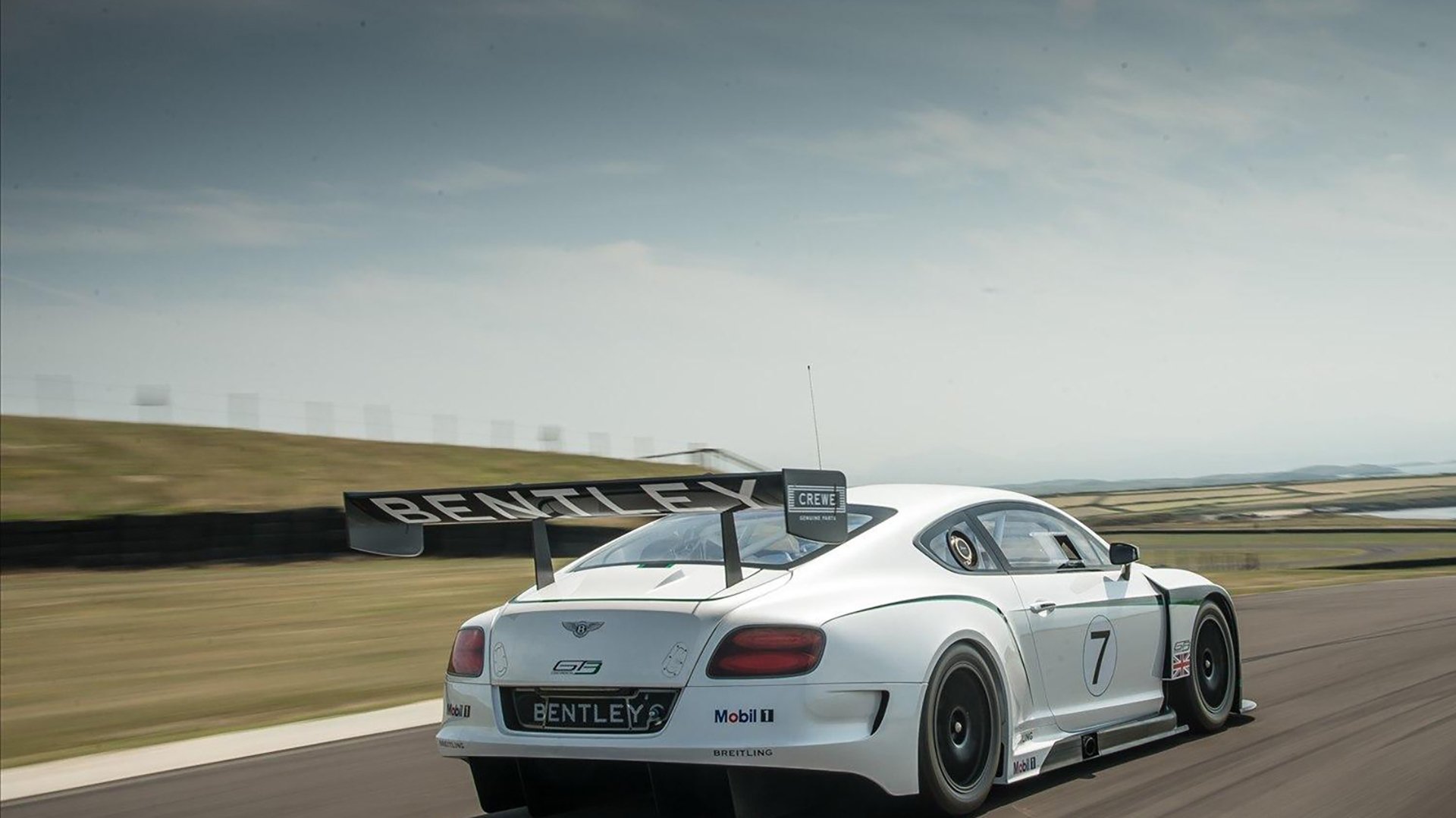 戈贝尔焦点战展现实力，广厦队压哨绝杀尼克斯